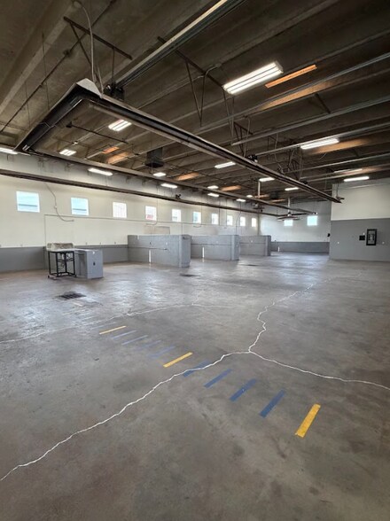 More Photos Of 950 W 2100 S, Salt Lake City Auto Repair For Lease