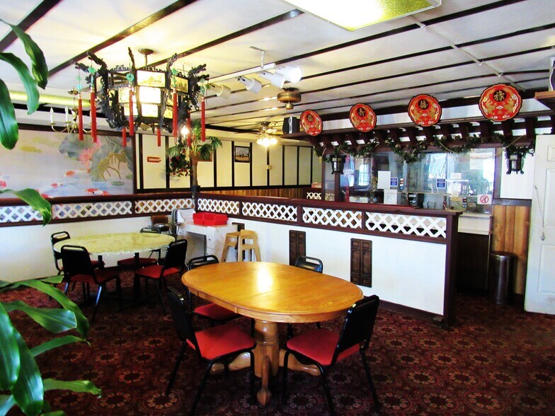 More Photos Of 730 E Edwardsville Rd, Wood River Restaurant For Sale