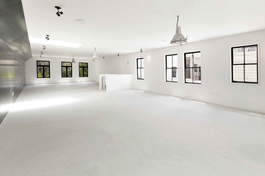 More Photos Of 108-110 S Park St, San Francisco Storefront Retail Residential For Lease