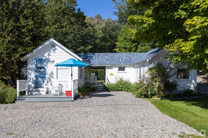 More Photos Of 2 River Rd, Cape Neddick Hospitality For Sale