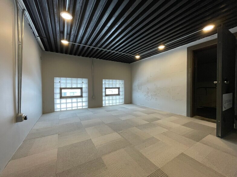 More Photos Of 501 Argonne Rd, Warsaw Manufacturing For Lease