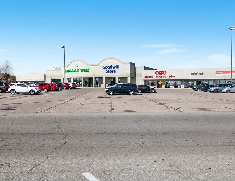 More Photos Of 3164 S Western Ave, Marion Storefront For Sale