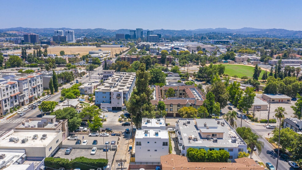 More Photos Of 21719 Hart St, Canoga Park Apartments For Sale