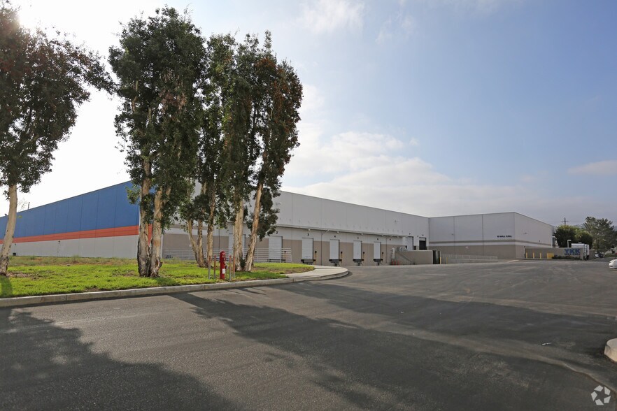 More Photos Of 5001 E La Palma Ave, Anaheim Manufacturing For Lease