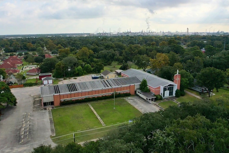 More Photos Of 821 Laurel St, La Marque Religious Facility For Sale