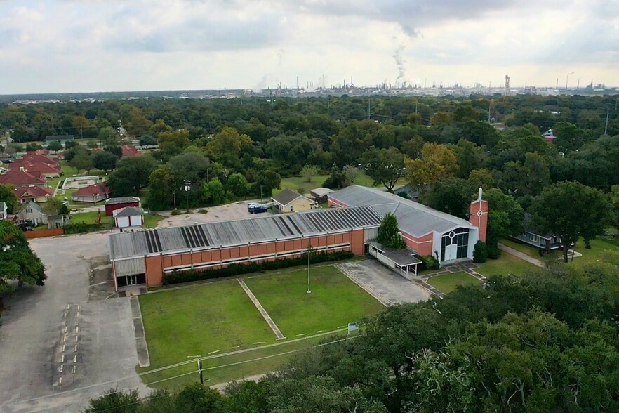 More Photos Of 821 Laurel St, La Marque Religious Facility For Sale