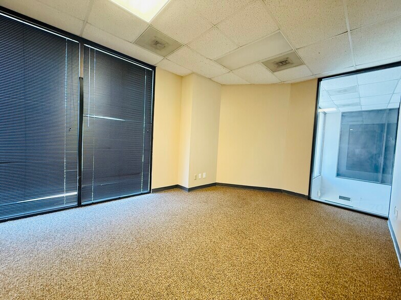 More Photos Of 7070 W 43rd St, Houston Office For Sale