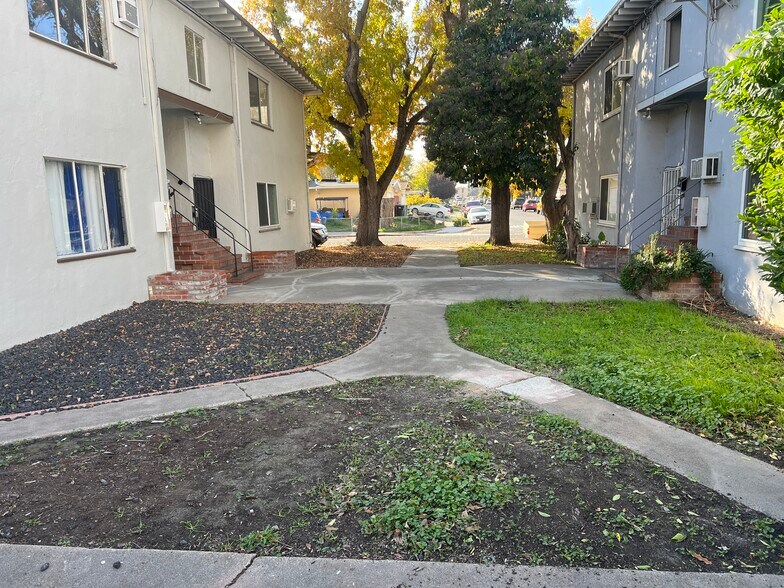 More Photos Of 2766 Argyll Ave, Concord Apartments For Sale