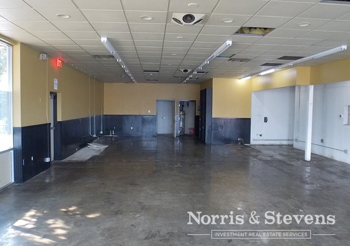 More Photos Of 12085 SW Hall Blvd, Portland Restaurant For Lease
