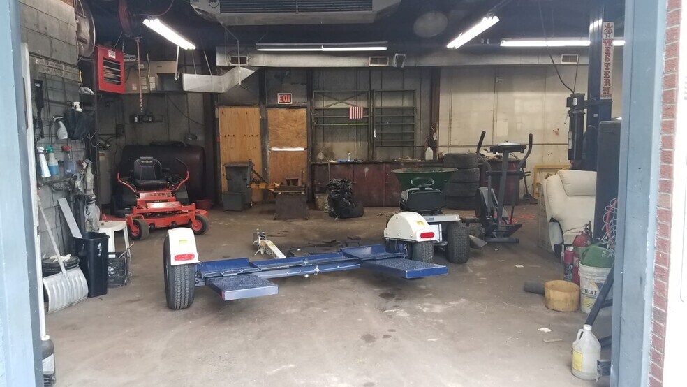 More Photos Of 819 US -9, Keeseville Auto Repair For Sale