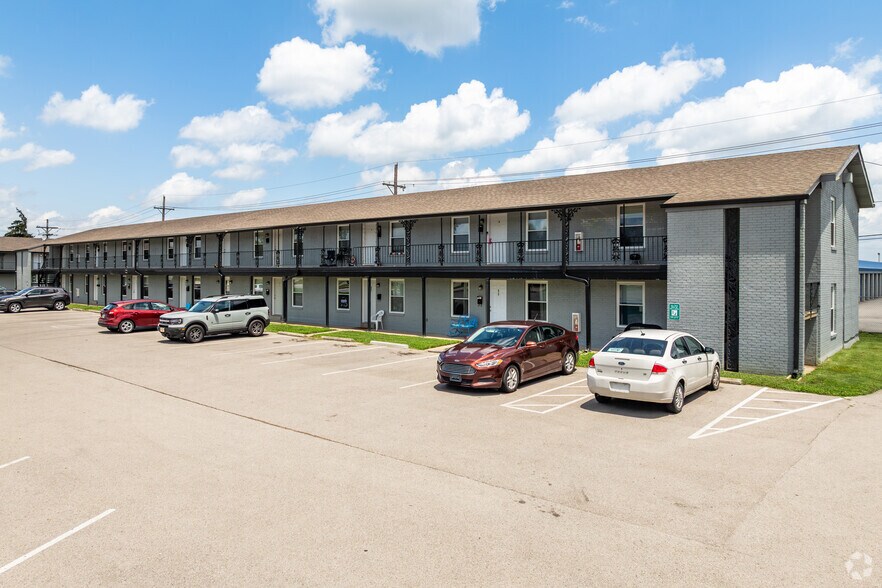 More Photos Of 1630-1634 Greentree Blvd, Clarksville Apartments For Sale