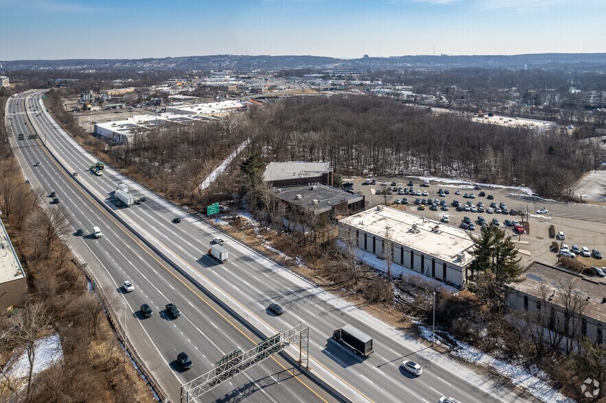 More Photos Of 30 Galesi Dr, Wayne Office For Lease