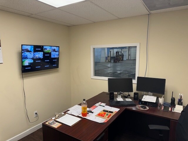 More Photos Of 3400 Silas Ave, Charlotte Warehouse For Lease