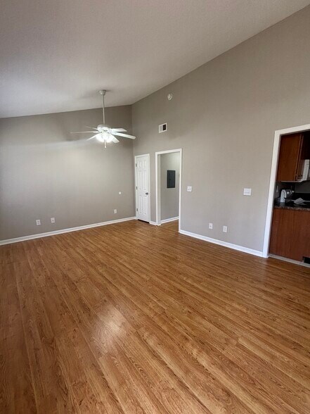 More Photos Of 2820 Plymouth Rd, Johnson City Apartments For Sale