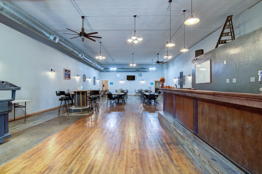 More Photos Of 115 Diamond St N, Ridgeland General Retail For Sale