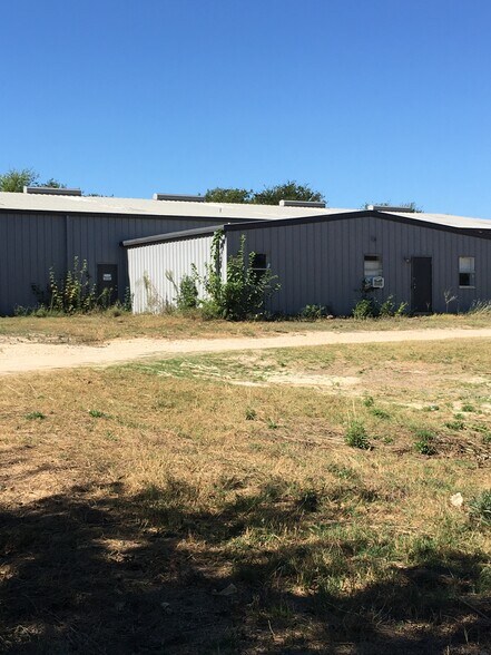 Primary Photo Of 2711 Kelly Ln, Pflugerville Warehouse For Sale