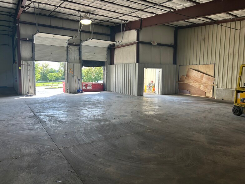 More Photos Of 814 Post Rd, Madison Warehouse For Sale