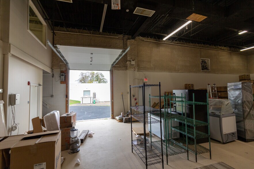 More Photos Of 290 Andrews Rd, Trevose Flex For Lease