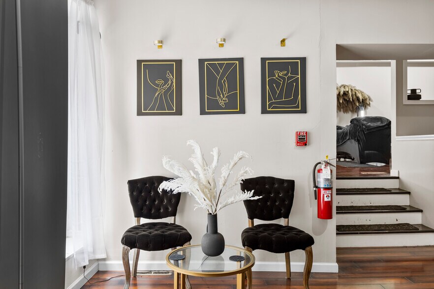 More Photos Of 82 N Pearl St, Albany Apartments For Sale