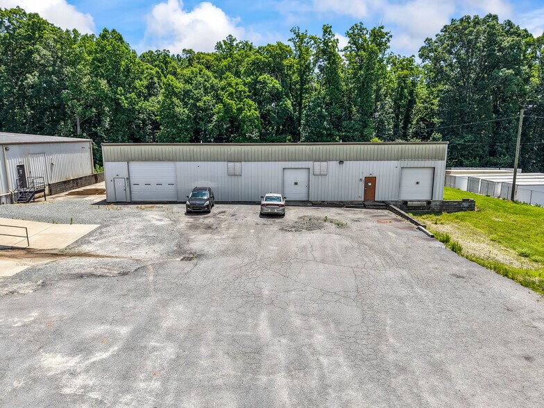 More Photos Of 10490 N NC Highway 150, Clemmons Flex For Sale