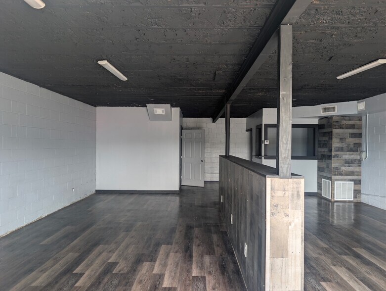 More Photos Of 8555 Fm-2673, Canyon Lake Freestanding For Lease