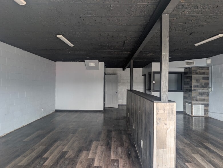 More Photos Of 8555 Fm-2673, Canyon Lake Freestanding For Lease