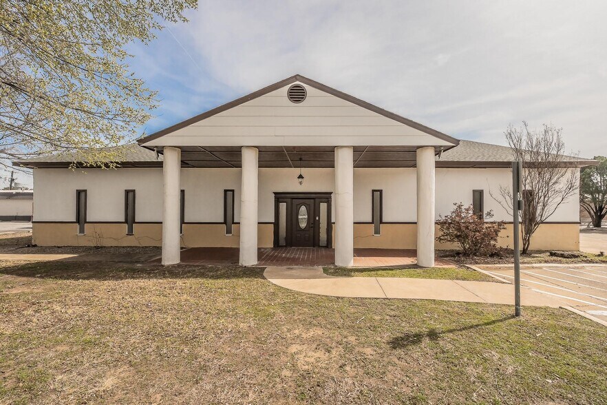 Primary Photo Of 5704 James Ave, Fort Worth Storefront Retail Office For Sale