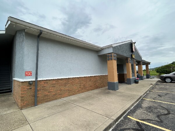 More Photos Of 299 Adena Dr, Newcomerstown Hotel For Sale