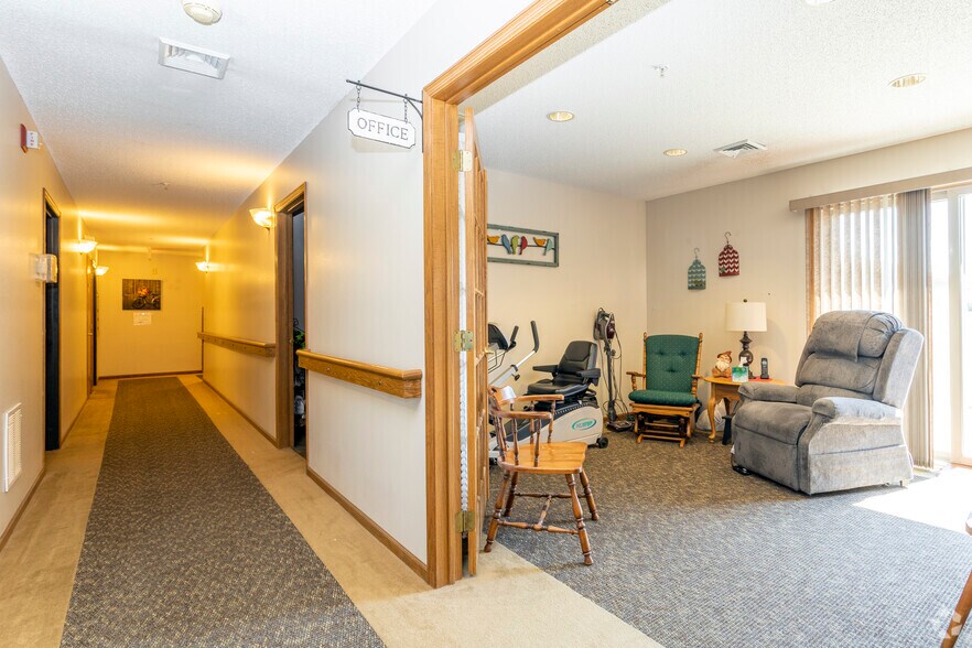 More Photos Of 600 S Hill St, Salem Apartments For Sale