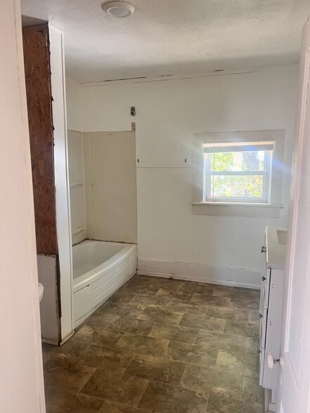 More Photos Of 640 36th St NW, Roanoke Apartments For Sale