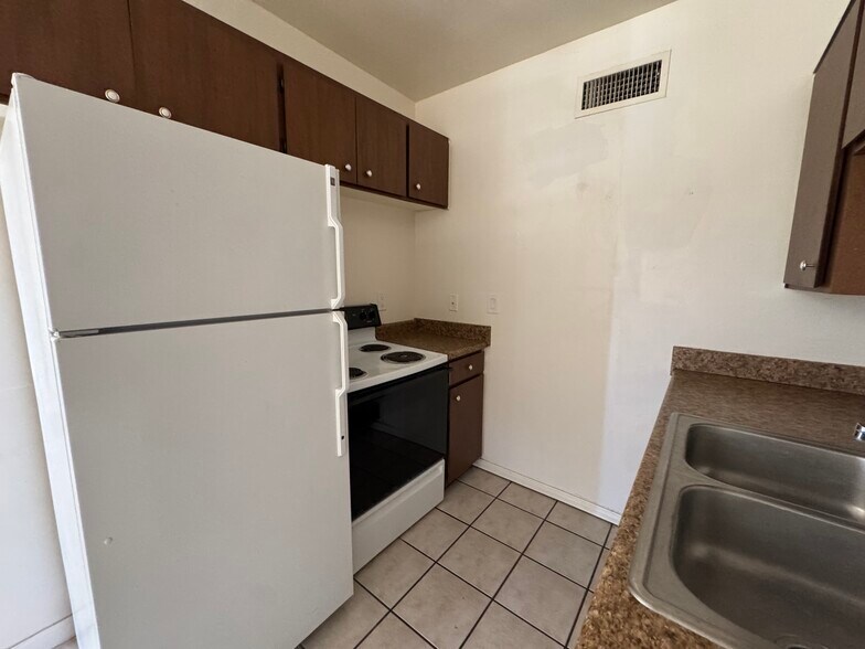 More Photos Of 1518 E Hedrick Dr, Tucson Apartments For Sale
