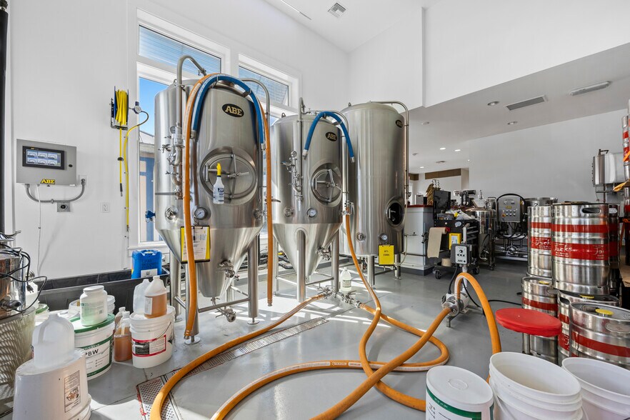 More Photos Of 691 A1A Beach Blvd, Saint Augustine General Retail For Sale