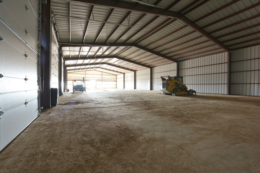 More Photos Of 1603 128th St, Lubbock Light Distribution For Sale