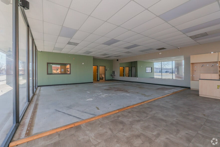 More Photos Of 697-845 N Aspen Ave, Broken Arrow Unknown For Lease