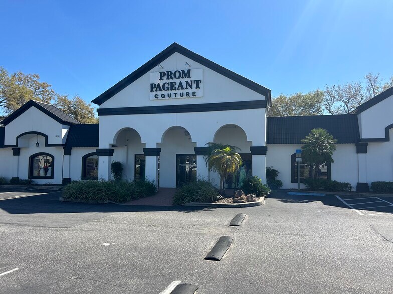 Primary Photo Of 684 E Altamonte Dr, Altamonte Springs General Retail For Sale