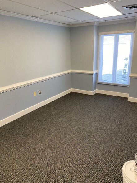 More Photos Of 610 thimble shoals Blvd, Newport News Unknown For Lease