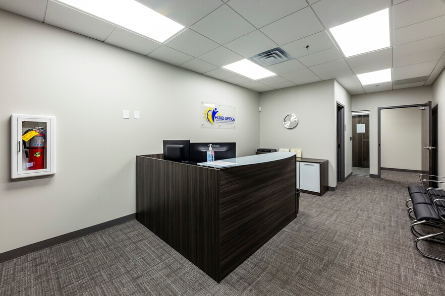 More Photos Of 1688 Phoenix Pky, College Park Light Distribution For Lease