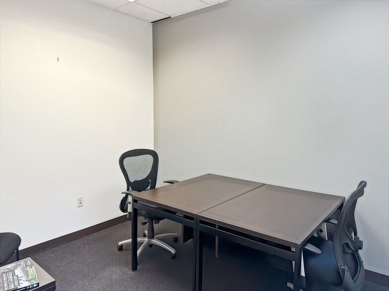 More Photos Of 15 Constitution Dr, Bedford Coworking Space