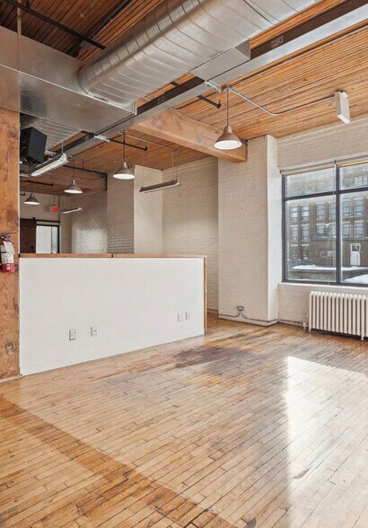 More Photos Of 183 Bathurst St, Toronto Office For Lease