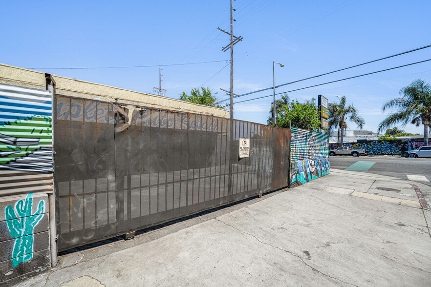 More Photos Of 4733 W Adams Blvd, Los Angeles General Retail For Sale