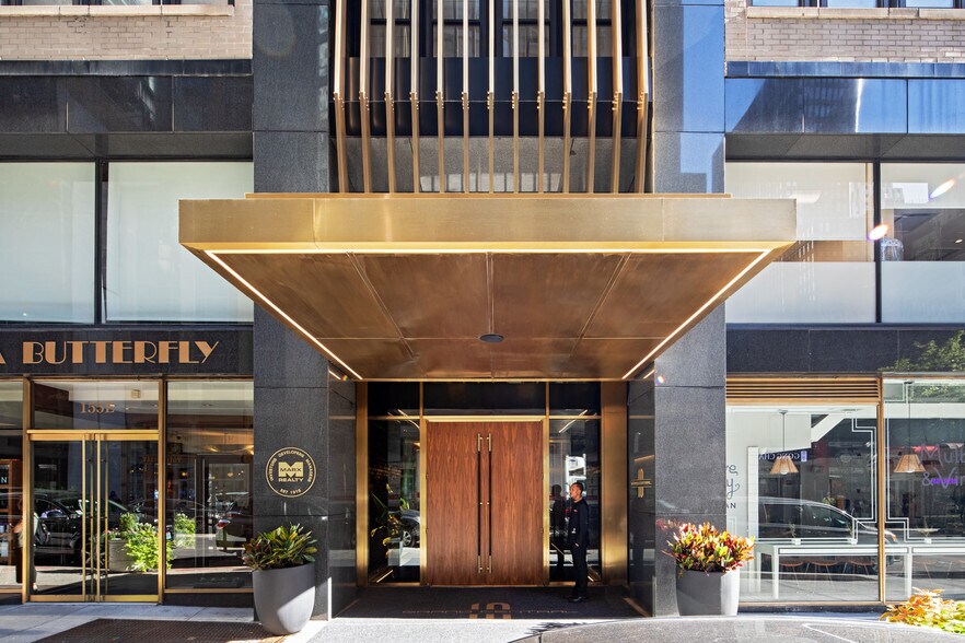More Photos Of 155 E 44th St, New York Office For Lease