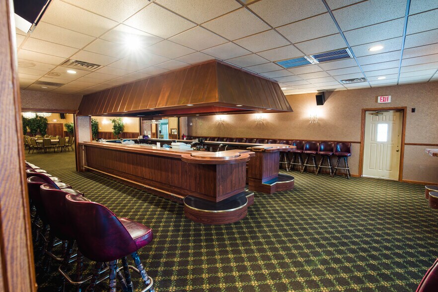 More Photos Of 720 N Wisconsin Ave, Elkhorn Restaurant For Sale