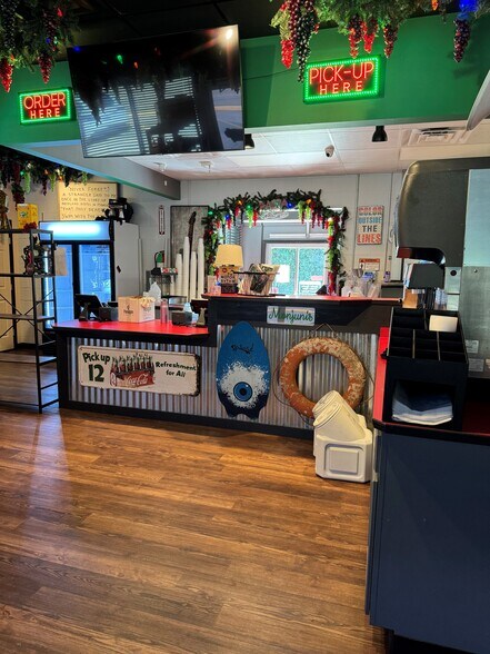 More Photos Of 6458 Hwy 3, Benton Restaurant For Lease