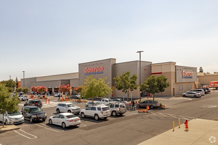 More Photos Of 3318-3460 El Camino Ave, Sacramento Unknown For Lease