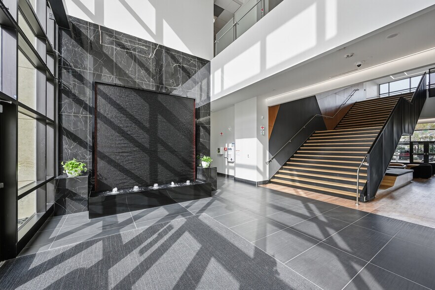 More Photos Of 15505 Wright Brothers Dr, Addison Office For Lease
