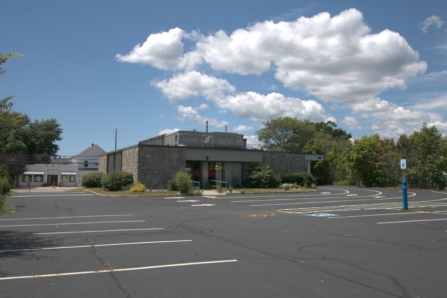 More Photos Of 43 Pennsylvania Ave, Niantic Bank For Sale