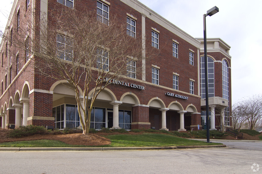 Primary Photo Of 3701 NW Cary Pky, Cary Medical For Lease