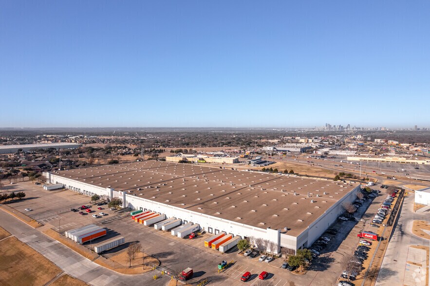 More Photos Of 5351 Samuell Blvd, Mesquite Distribution For Lease