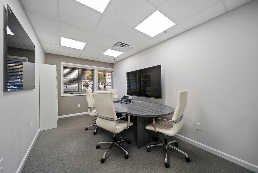 More Photos Of 75 Gilcreast Rd, Londonderry Office For Sale