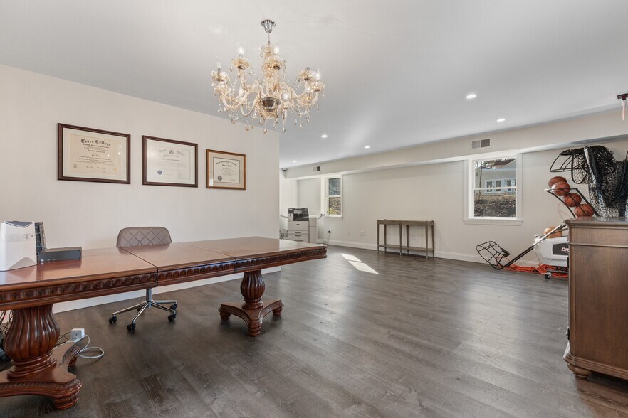 More Photos Of 593 Ramapo Valley Rd, Oakland Medical For Lease